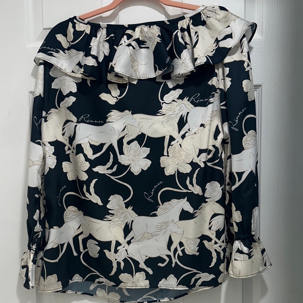 Ronner Design Blouse - Picture 4 of 4